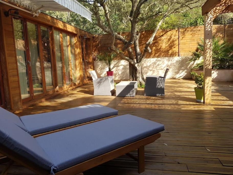 ラシオタStudio Jacuzzi Prive A 8 Min A Pied De La Plageアパートメント エクステリア 写真