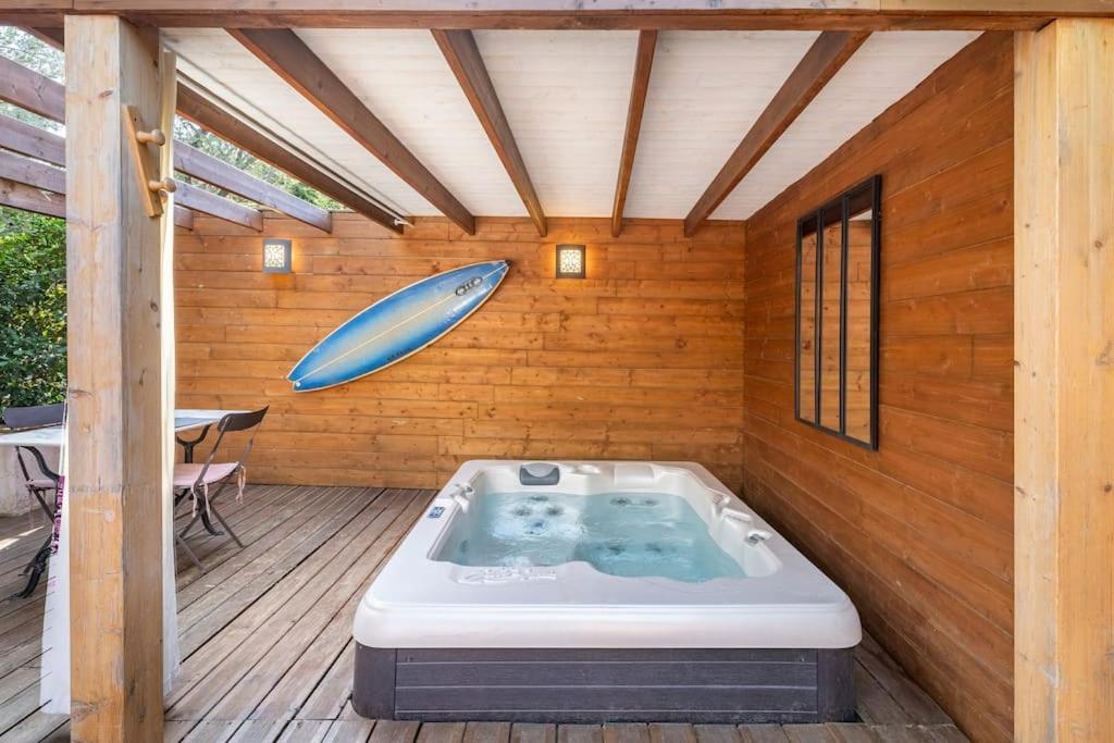 ラシオタStudio Jacuzzi Prive A 8 Min A Pied De La Plageアパートメント エクステリア 写真