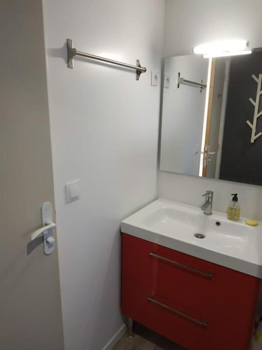 ラシオタStudio Jacuzzi Prive A 8 Min A Pied De La Plageアパートメント エクステリア 写真