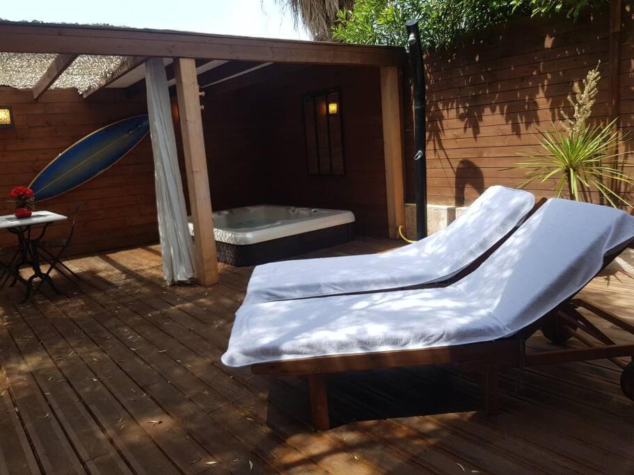 ラシオタStudio Jacuzzi Prive A 8 Min A Pied De La Plageアパートメント エクステリア 写真