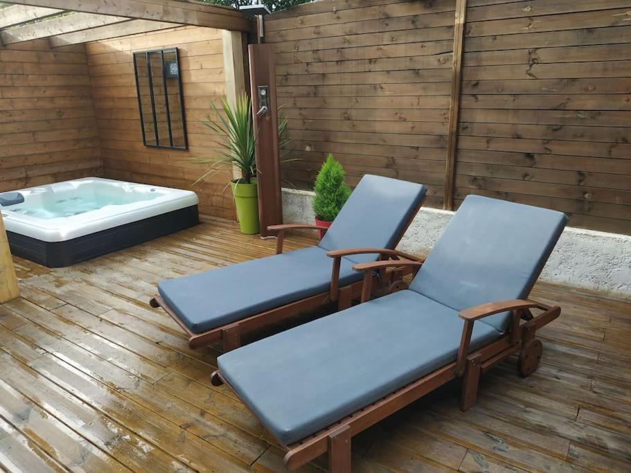ラシオタStudio Jacuzzi Prive A 8 Min A Pied De La Plageアパートメント エクステリア 写真