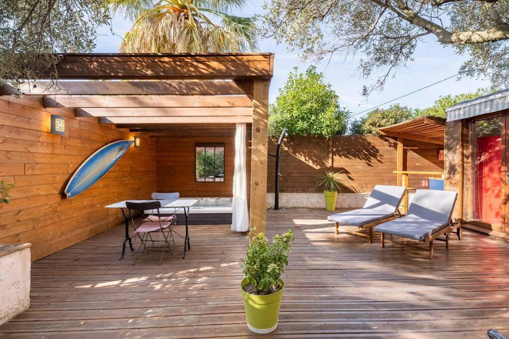 ラシオタStudio Jacuzzi Prive A 8 Min A Pied De La Plageアパートメント エクステリア 写真